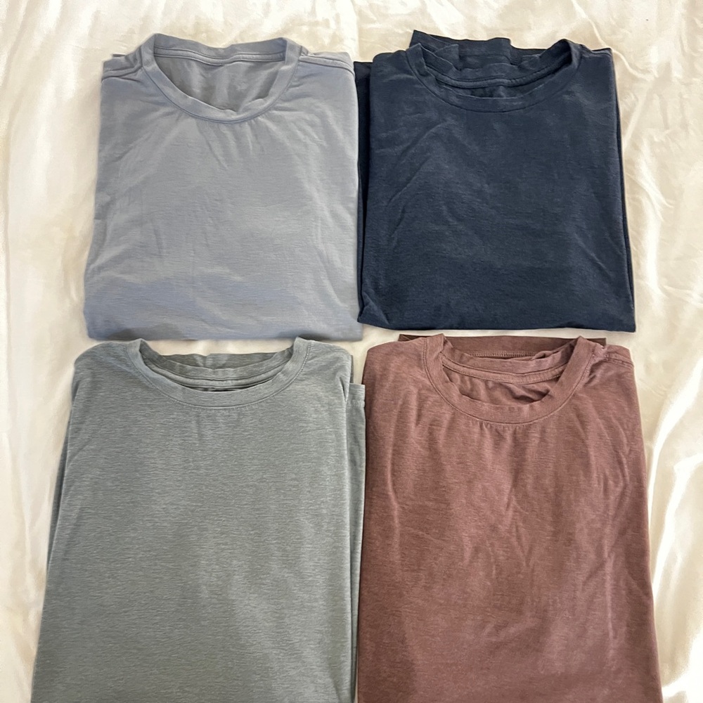Set of 4 VUORI Strato T-Shirts - Navy, Light Blue, Light Green, Red ($200 Value!
